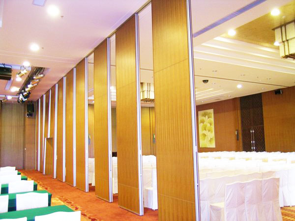 如何能利用會議室活動隔斷盤活酒店行業(yè)發(fā)展