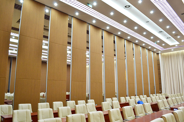 創(chuàng)新思維決定著會(huì)議室活動(dòng)隔斷的布局