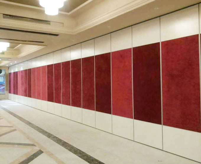 閬中金龍大酒店宴會(huì)廳活動(dòng)隔斷完美收工