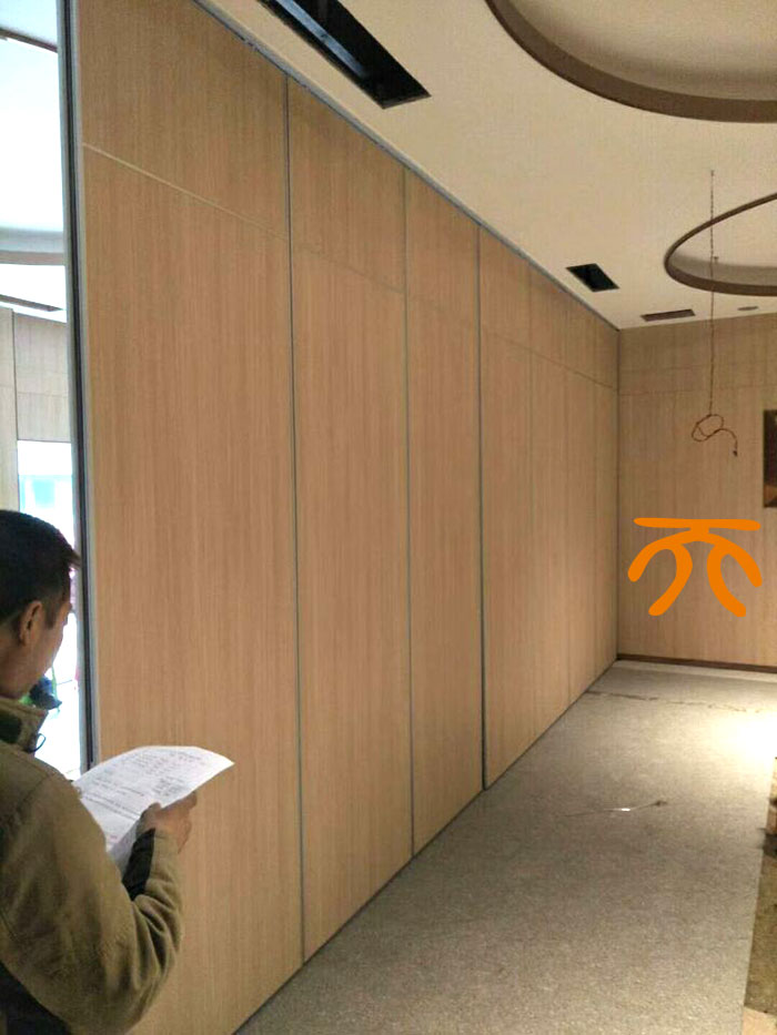 小龍火鍋移動(dòng)隔斷
